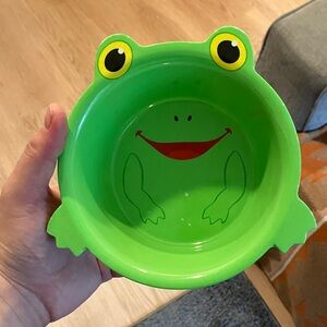 Green Frog Kids Bowl